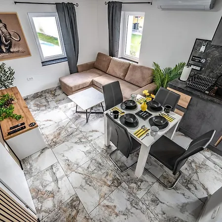 Mvsv Apartman